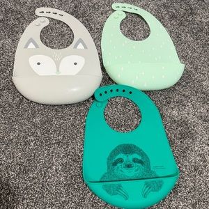 3 Silicone Bibs